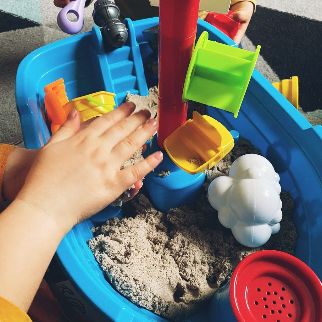 PETITEMARS PETITE&MARS Stolek hrací na vodu a písek Sandy Jack - obrázek 6