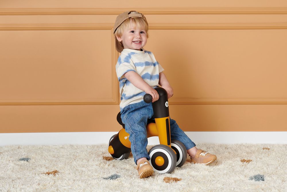 KINDERKRAFT Odrážedlo Minibi Honey Yellow - obrázek 9