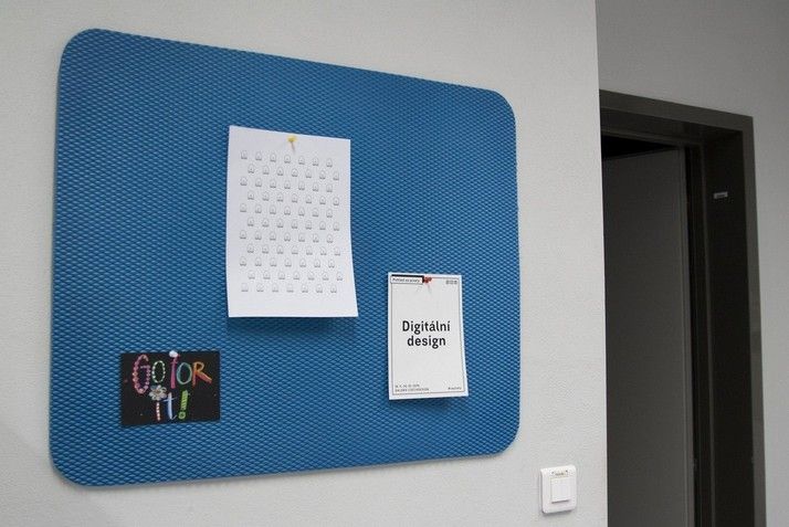 PĚNOVÁ SAMOLEPICÍ NÁSTĚNKA VYLENKA TMAVĚ FIALOVÁ 41 - obrázek 5