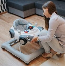 Dětské chodítko se zábavným odnímatelným panelem - CARS červené - 4Baby - obrázek 2
