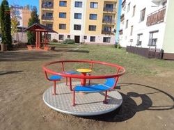 Kolotoč na sezení KO180KR (průměr 1,8 m) - červený - obrázek 5