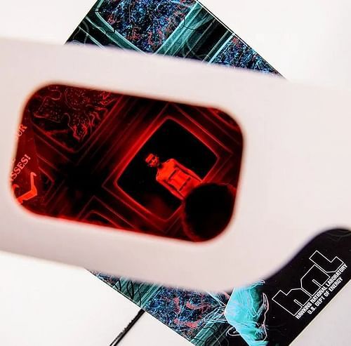 Paladone Zápisník Stranger Things - Hawkins Lab, s tužkou a brýlemi A5 - obrázek 4