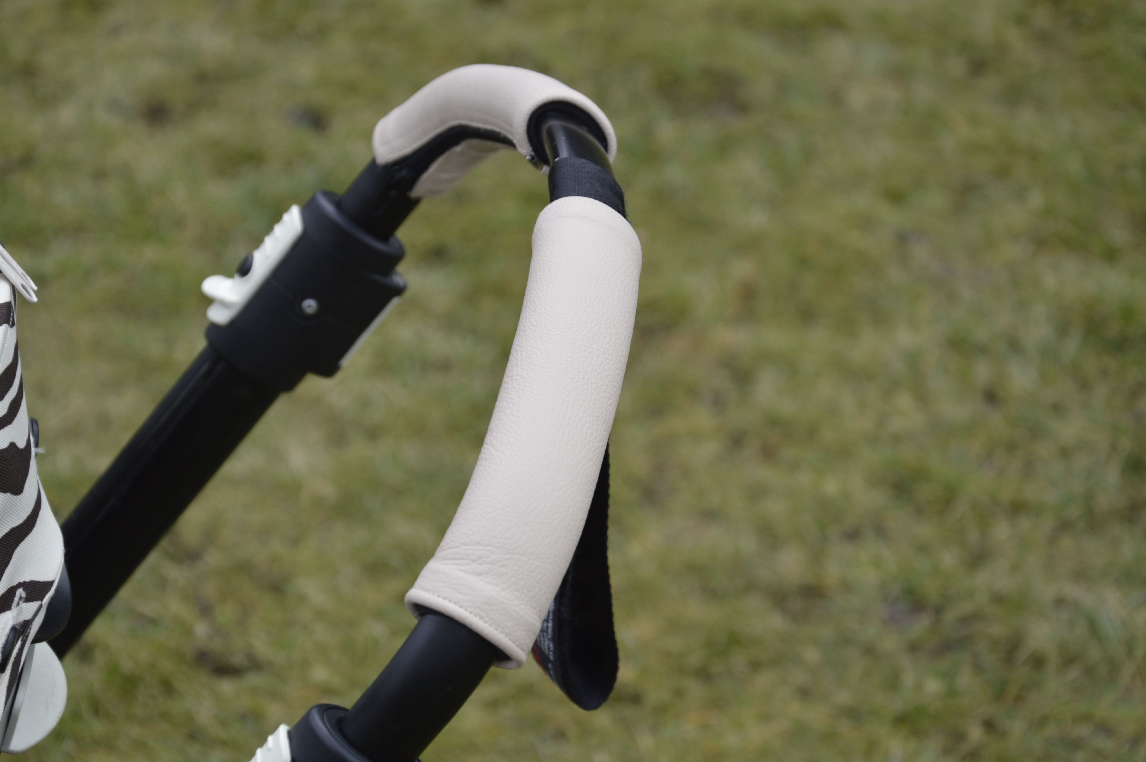 Ma-tata.cz Kožený potah na rukojeť kočárku - rodič Značka kočárku: Baby Design, Barva: černá, Model kočárku: Sway - obrázek 10