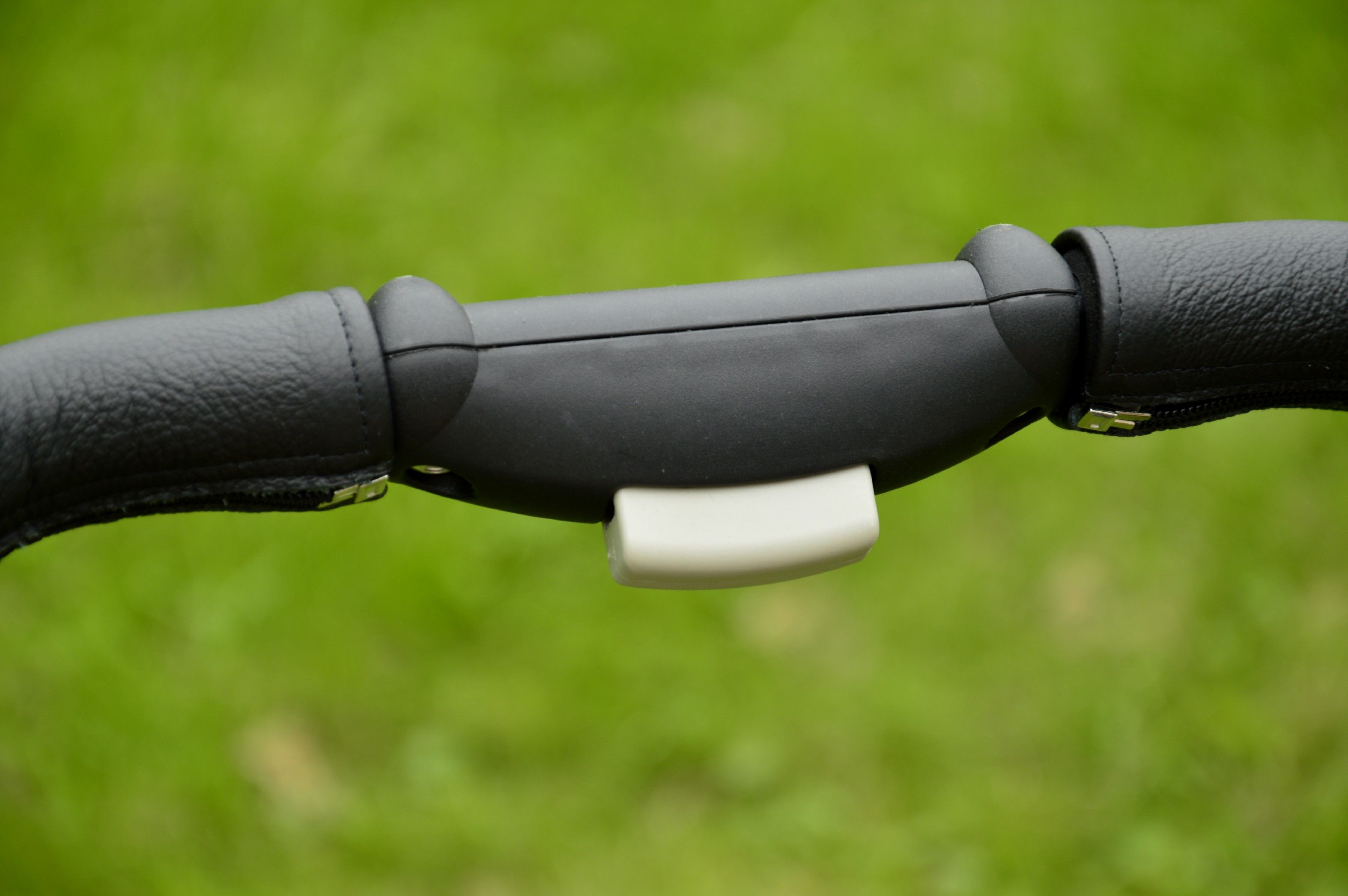 Ma-tata.cz Kožený potah na rukojeť kočárku - rodič Značka kočárku: Cybex, Barva: černá, Model kočárku: Balios M - obrázek 6