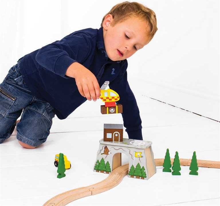 Vláčkodráha tunely - Horská služba s heliportem (Bigjigs) - obrázek 7