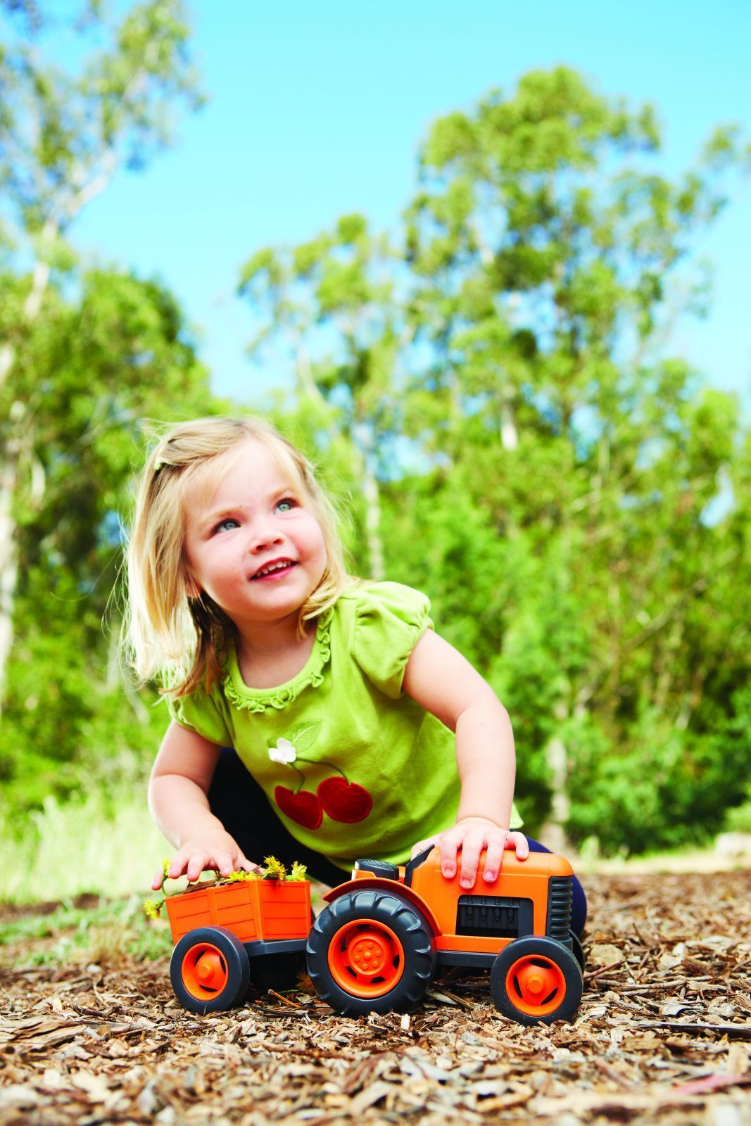 Green Toys - Traktor s vlečkou oranžový - obrázek 5