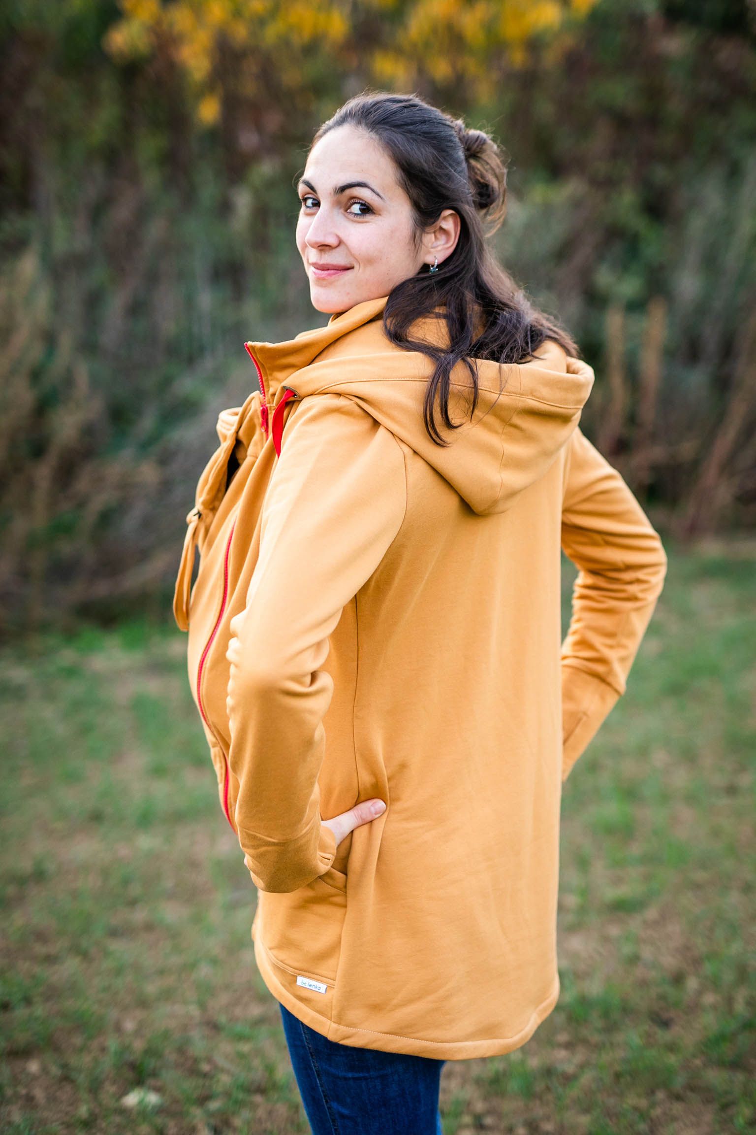 Tepláková mikina Be Lenka - Mustard Provedení: Nosící mikina s teplákovou vsádkou 3 v 1, Velikost: S - obrázek 3
