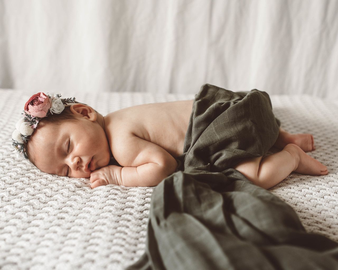 Snuggle Hunny Kids Organická mušelinová zavinovací plena olive - obrázek 2