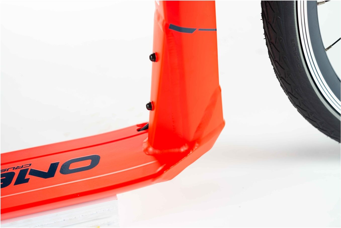Koloběžka CRUSSIS Cobra 4.3 černo-oranžová - obrázek 3