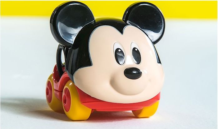 DISNEYBABY Hračka autíčko Mickey Go Grippers™ 6 m+ - obrázek 2