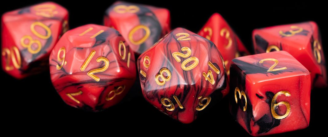 TLAMA games Sada 7 dvoubarevných perleťových kostek pro RPG Barva: černo-šarlatová - obrázek 9
