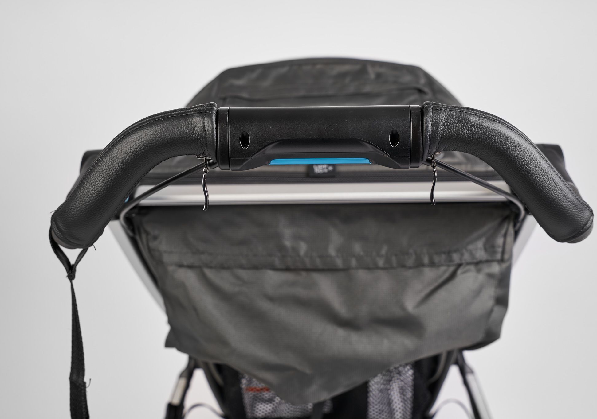 Ma-tata.cz Kožený potah na rukojeť kočárku Thule - rodič Barva: jiná - individuální, Rozměry: část délky madla, obvod 9 cm, Model kočárku: Thule Urban Glide 2 - obrázek 2