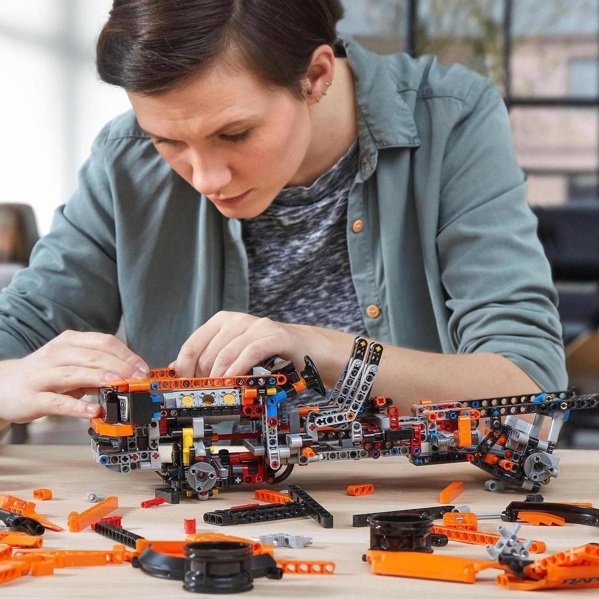 LEGO® Technic 42126 Ford® F-150 Raptor - obrázek 4